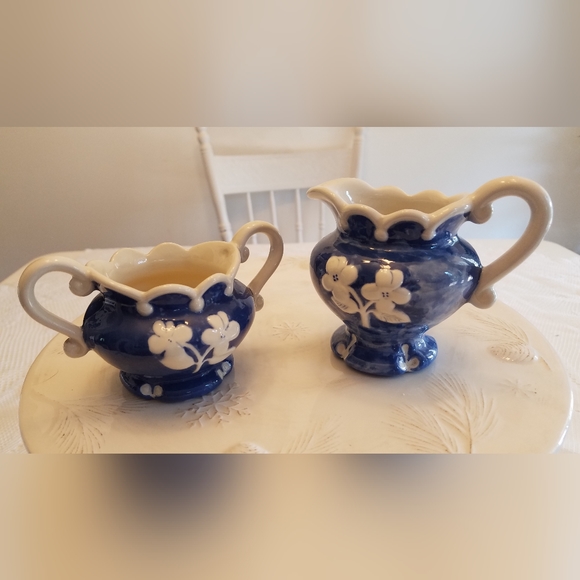 Set of 2 Beautiful Glazed  Ceramic Creamer Sugar Set Blue Floral - Picture 1 of 16